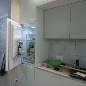 Встроенный холодильник в гарнитур