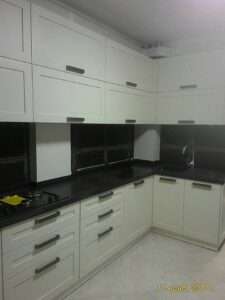 Угловая кухня в современном стиле (МДФ)