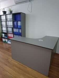 Угловой офисный стол для персонала, производство мебели для офиса