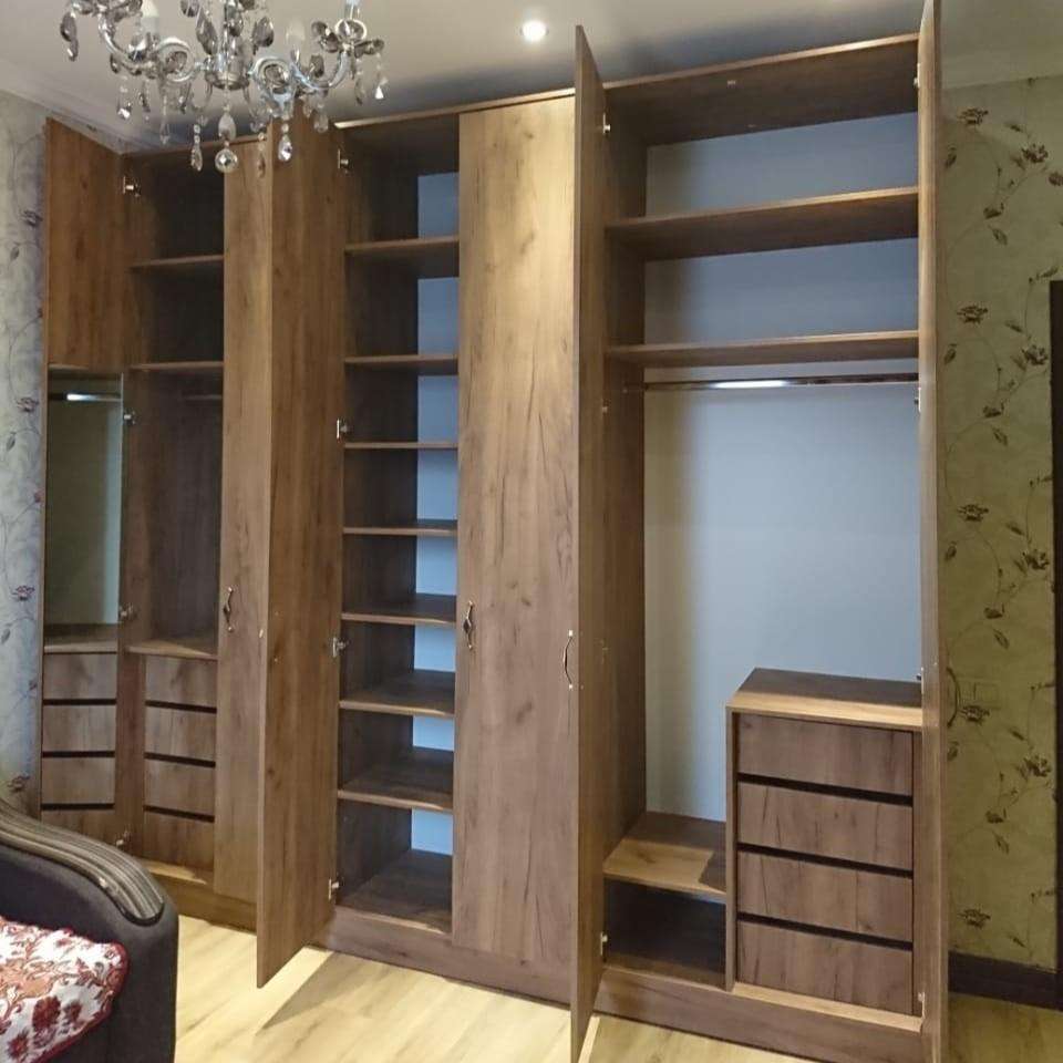 Изготовление современных шкафов по индивидуальным размерам