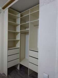 Шкаф угловой бежевый на заказ Алматы